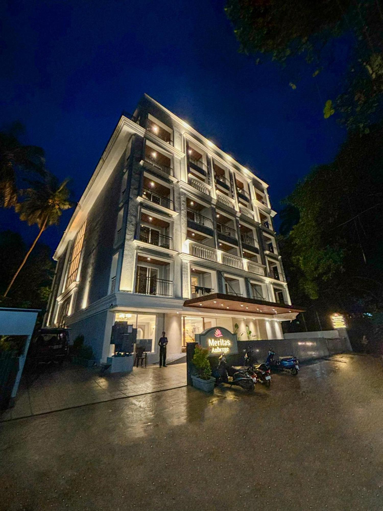 Meritas Auberge Calangute Goa Exteriör bild