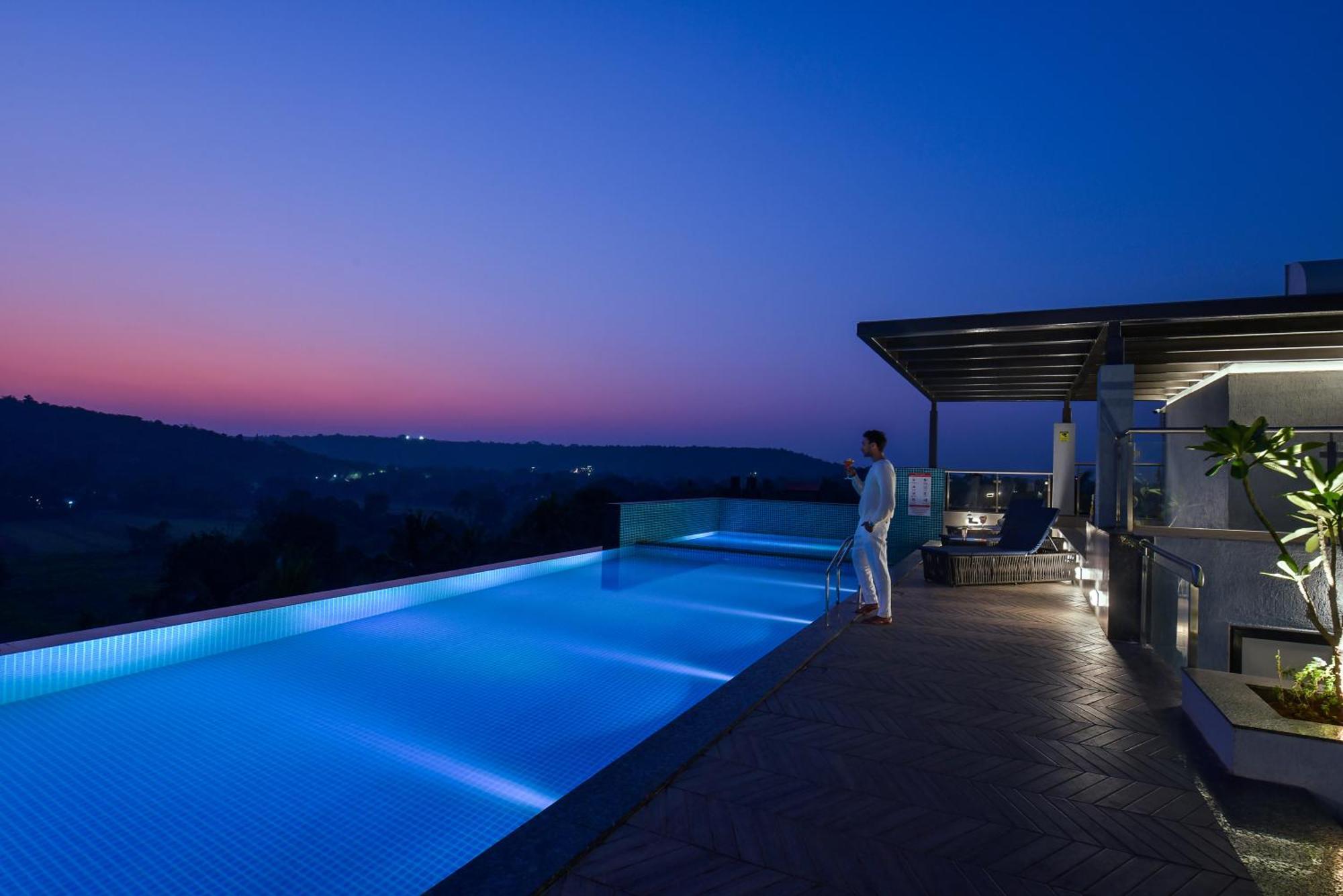 Meritas Auberge Calangute Goa Exteriör bild